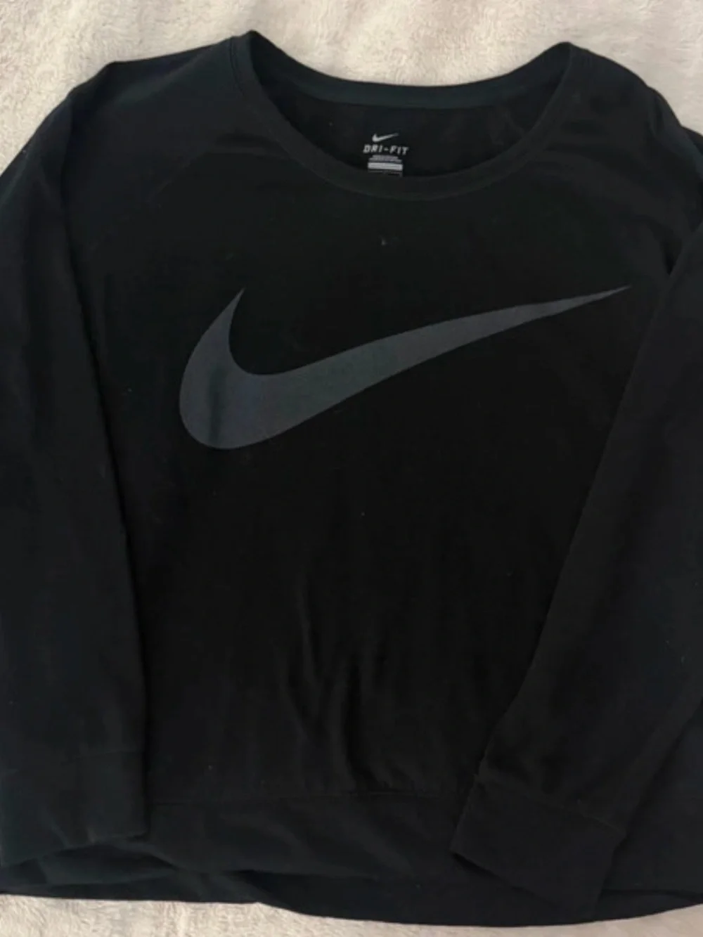 Nike Women’s  Black Crewneck Sweatshirt with Swoosh